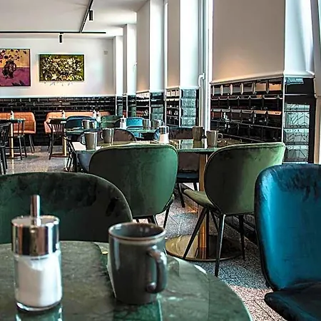 Nikii Hotel