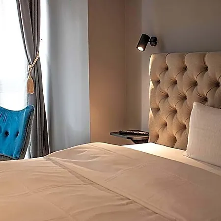 Nikii Hotel 3*