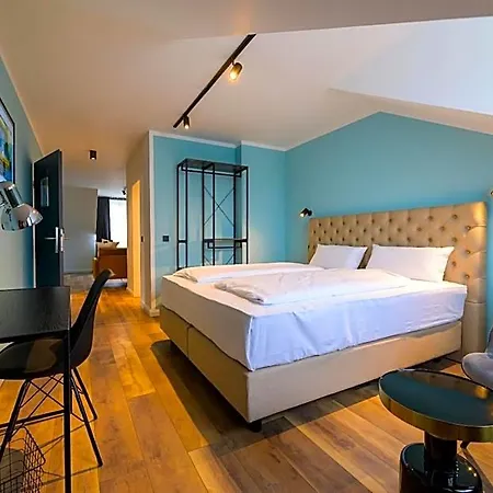Nikii Hotel